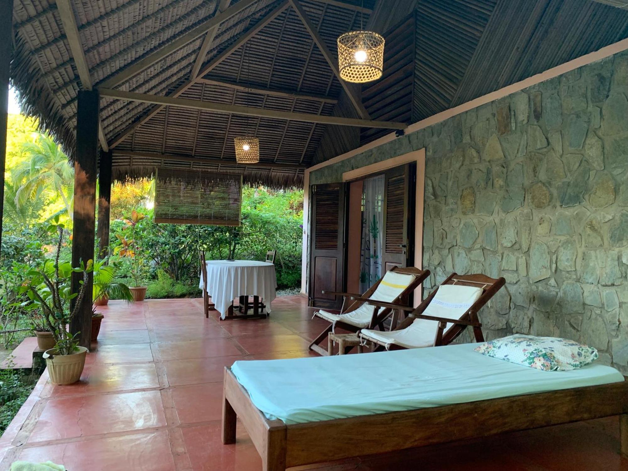 Bed and Breakfast Les Jardins D'Ankify Andimaka Экстерьер фото