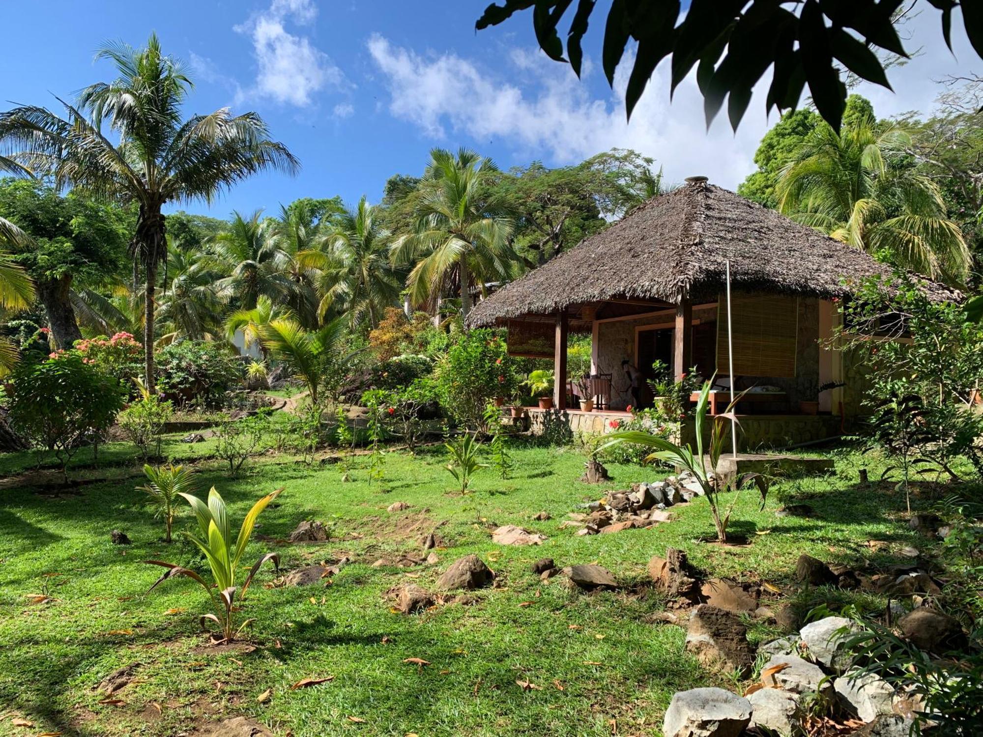 Bed and Breakfast Les Jardins D'Ankify Andimaka Экстерьер фото