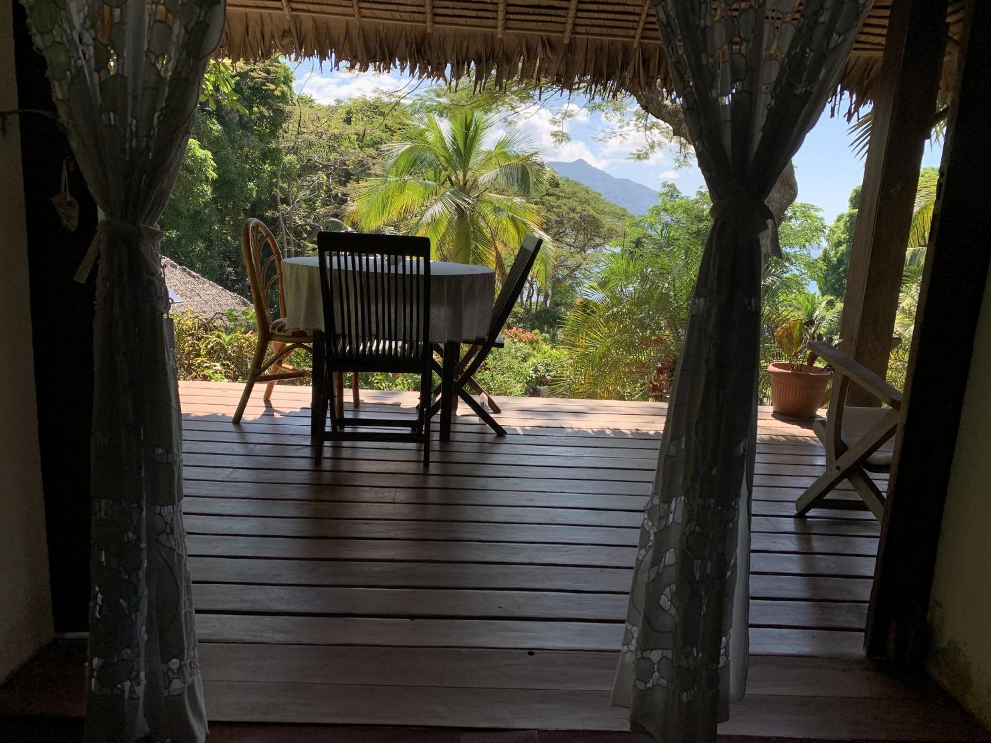 Bed and Breakfast Les Jardins D'Ankify Andimaka Экстерьер фото