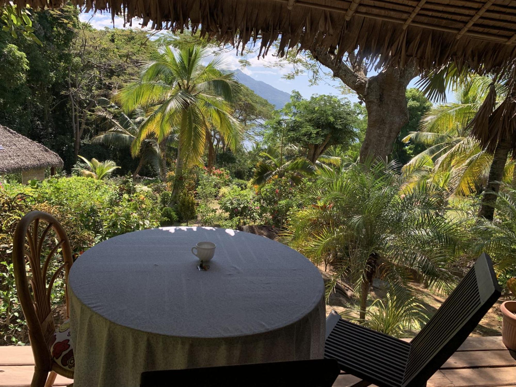 Bed and Breakfast Les Jardins D'Ankify Andimaka Экстерьер фото