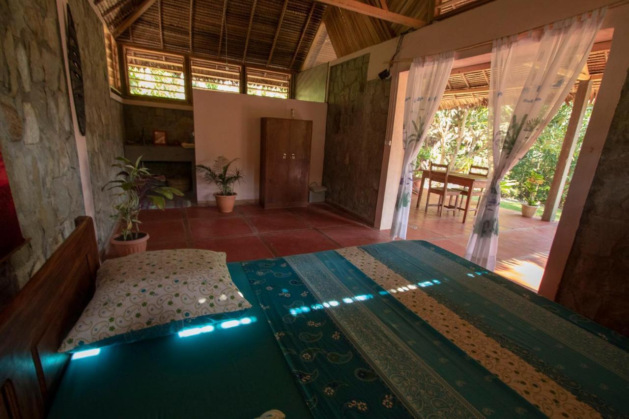 Bed and Breakfast Les Jardins D'Ankify Andimaka Экстерьер фото